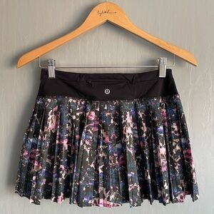 Lululemon Pleat To Street Skirt II Floral Backdrop Black Multi/Black Women’s Sz4